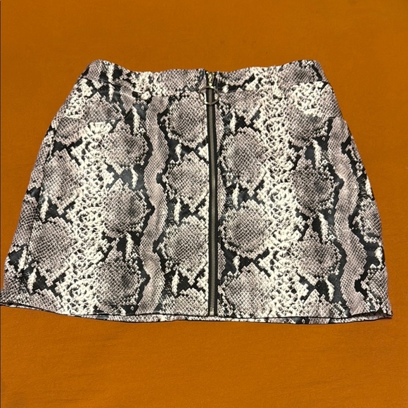Snakeskin Print Mini Skirt Size M - Picture 1 of 4
